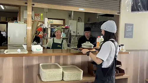 月山の食堂風景